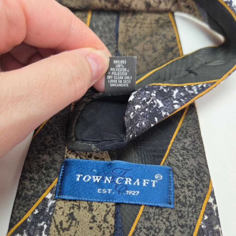 Towncraft Mens Geometric Abstract Diagonal Stripe Necktie Green Grey Navy USA‎